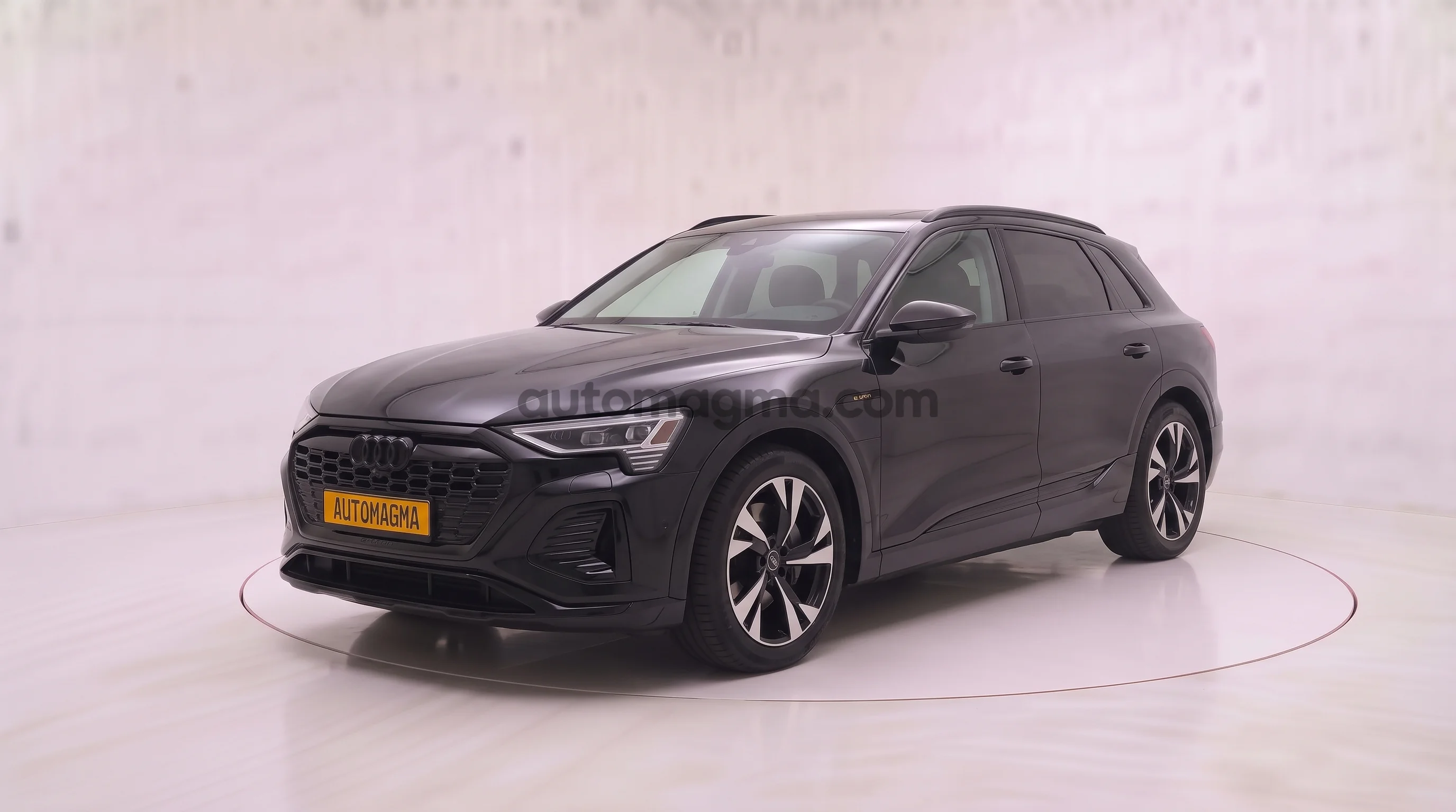 Q8 e-tron